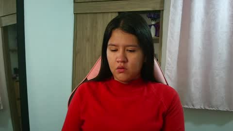 Olivia online show from 03/31/26, 12:05