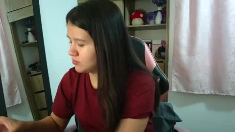 Olivia online show from 04/22/26, 12:18