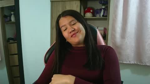 Snapshot of olivia_watson_ chatting on 05/04/26, 12:01 Olivia online show from 05/04/26, 12:01