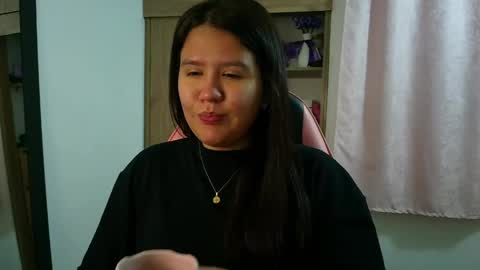 Snapshot of olivia_watson_ chatting on 05/11/26, 12:00 Olivia online show from 05/11/26, 12:00