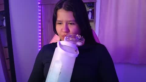 Snapshot of olivia_watson_ chatting on 06/05/26, 01:06 Olivia online show from 06/05/26, 01:06