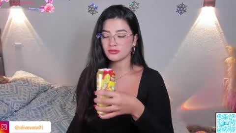 Snapshot of olivia_wiston chatting on 12/24/24, 07:28 Olivia 40 off online show from 12/24/24, 07:28