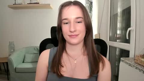 Snapshot of oliviaaa2003 chatting on 03/11/25, 07:36 Oliwiaa2004 online show from 03/11/25, 07:36