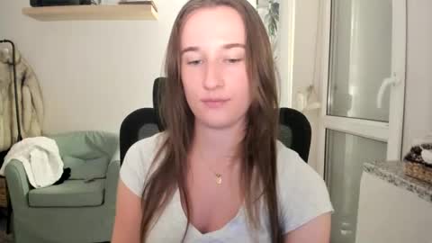 Oliwiaa2004 online show from 12/14/25, 08:57