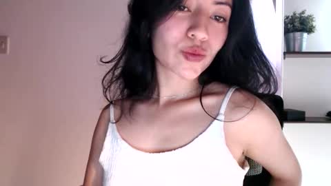 oliviaaa__ online show from 11/13/25, 02:38