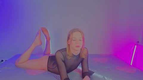 oliviaapink online show from 03/27/26, 03:12