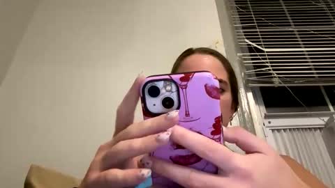 Snapshot of oliviaaraee chatting on 02/05/26, 04:28 oliviaaraee online show from 02/05/26, 04:28