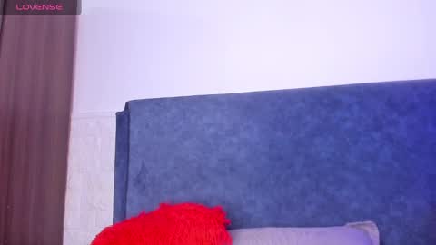 OLIVIA online show from 12/06/24, 02:35