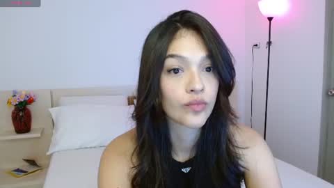 Snapshot of oliviabran_ chatting on 07/18/26, 12:42 Olivia Bram online show from 07/18/26, 12:42