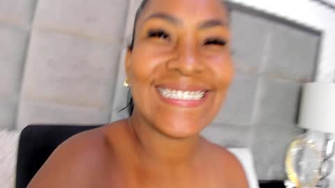 Snapshot of oliviaburningmilf chatting on 01/20/25, 10:37 Olivia Burning online show from 01/20/25, 10:37