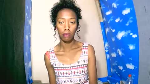 oliviah27 online show from 10/02/25, 07:48