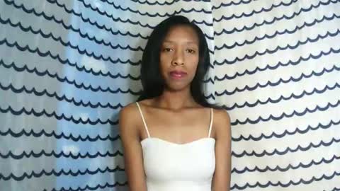 oliviah27 online show from 12/15/25, 01:43