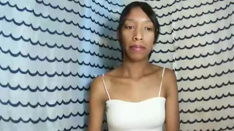 oliviah27 online show from 12/19/25, 08:49