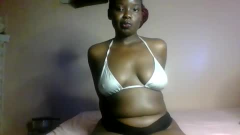 oliviah_1 online show from 10/15/25, 09:31