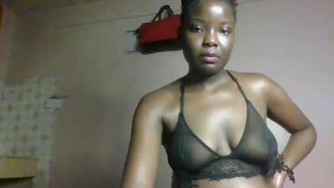 oliviah_1 online show from 10/18/25, 08:26