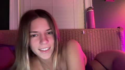 Snapshot of oliviahansleyy chatting on 01/09/25, 05:55 Olivia online show from 01/09/25, 05:55