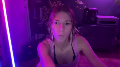Snapshot of oliviahansleyy chatting on 01/25/25, 03:30 Olivia online show from 01/25/25, 03:30