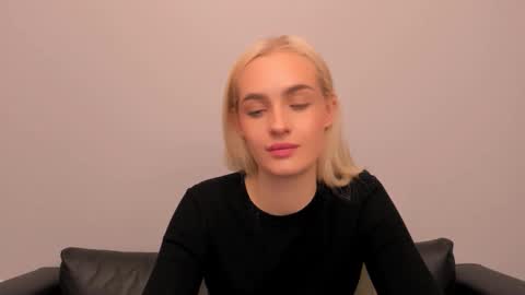 oliviaBeauty online show from 11/28/25, 08:22
