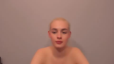 oliviaBeauty online show from 03/15/26, 09:10