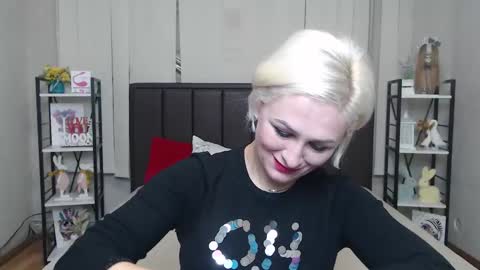 OliviaHorst online show from 11/27/25, 07:43