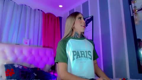 oliviahot01 online show from 04/21/26, 02:37