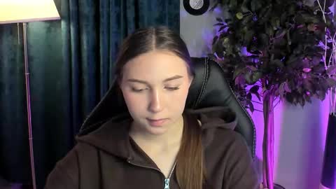 Snapshot of olivialangs chatting on 03/19/26, 12:53 olivialangs online show from 03/19/26, 12:53