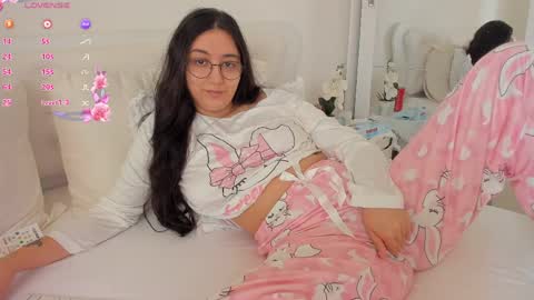 Olivia online show from 04/09/26, 06:13