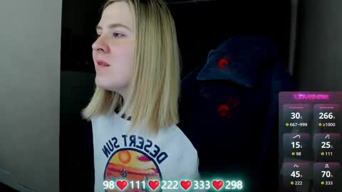 Snapshot of oliviamunk chatting on 05/01/26, 04:39 . online show from 05/01/26, 04:39