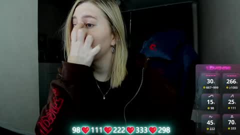 Snapshot of oliviamunk chatting on 05/09/26, 03:56 . online show from 05/09/26, 03:56