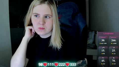 Snapshot of oliviamunk chatting on 05/19/26, 03:46 . online show from 05/19/26, 03:46