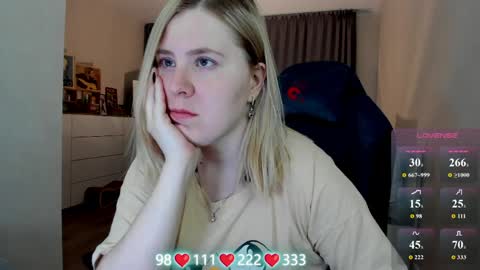 Snapshot of oliviamunk chatting on 05/26/26, 03:57 . online show from 05/26/26, 03:57