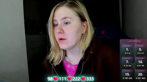 Snapshot of oliviamunk chatting on 05/31/26, 03:58 . online show from 05/31/26, 03:58