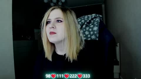 Snapshot of oliviamunk chatting on 06/02/26, 04:36 . online show from 06/02/26, 04:36