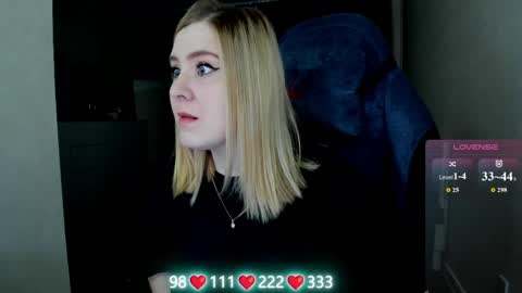 Snapshot of oliviamunk chatting on 06/04/26, 05:02 . online show from 06/04/26, 05:02