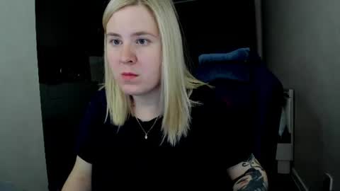 Snapshot of oliviamunk chatting on 06/29/26, 03:46 . online show from 06/29/26, 03:46