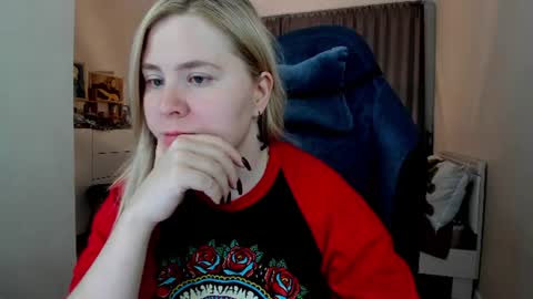 Snapshot of oliviamunk chatting on 06/30/26, 03:51 . online show from 06/30/26, 03:51