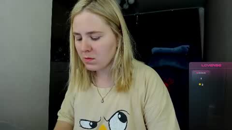 Snapshot of oliviamunk chatting on 07/10/26, 04:39 . online show from 07/10/26, 04:39