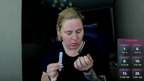 Snapshot of oliviamunk chatting on 07/21/26, 03:31 . online show from 07/21/26, 03:31