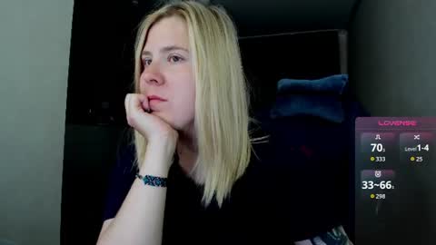 Snapshot of oliviamunk chatting on 07/22/26, 03:53 . online show from 07/22/26, 03:53