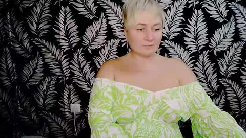 Kelly online show from 12/16/24, 03:43