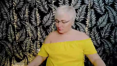 Kelly online show from 04/25/26, 10:18