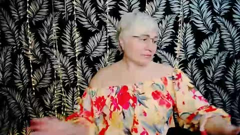 Kelly online show from 04/26/26, 10:24