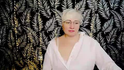 Snapshot of oliviaoskar_ chatting on 05/10/26, 10:31 Kelly online show from 05/10/26, 10:31