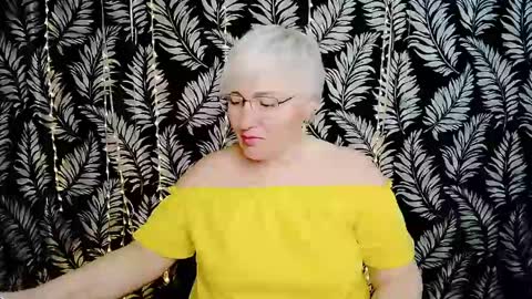 Snapshot of oliviaoskar_ chatting on 05/21/26, 10:44 Kelly online show from 05/21/26, 10:44