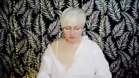 Snapshot of oliviaoskar_ chatting on 05/30/26, 10:01 Kelly online show from 05/30/26, 10:01
