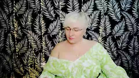 Snapshot of oliviaoskar_ chatting on 05/31/26, 10:22 Kelly online show from 05/31/26, 10:22