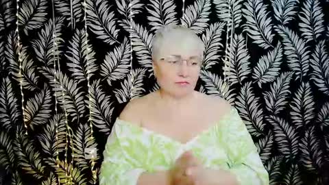 Snapshot of oliviaoskar_ chatting on 06/08/26, 10:04 Kelly online show from 06/08/26, 10:04