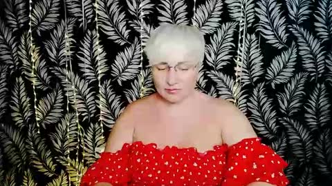Snapshot of oliviaoskar_ chatting on 06/12/26, 10:25 Kelly online show from 06/12/26, 10:25