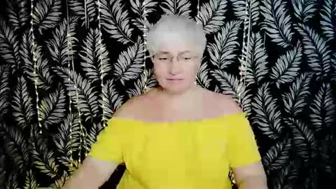 Snapshot of oliviaoskar_ chatting on 06/13/26, 10:13 Kelly online show from 06/13/26, 10:13