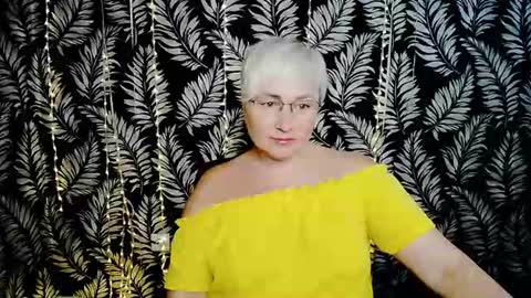 Snapshot of oliviaoskar_ chatting on 06/18/26, 10:30 Kelly online show from 06/18/26, 10:30
